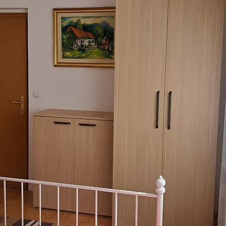 Apartma Alda *